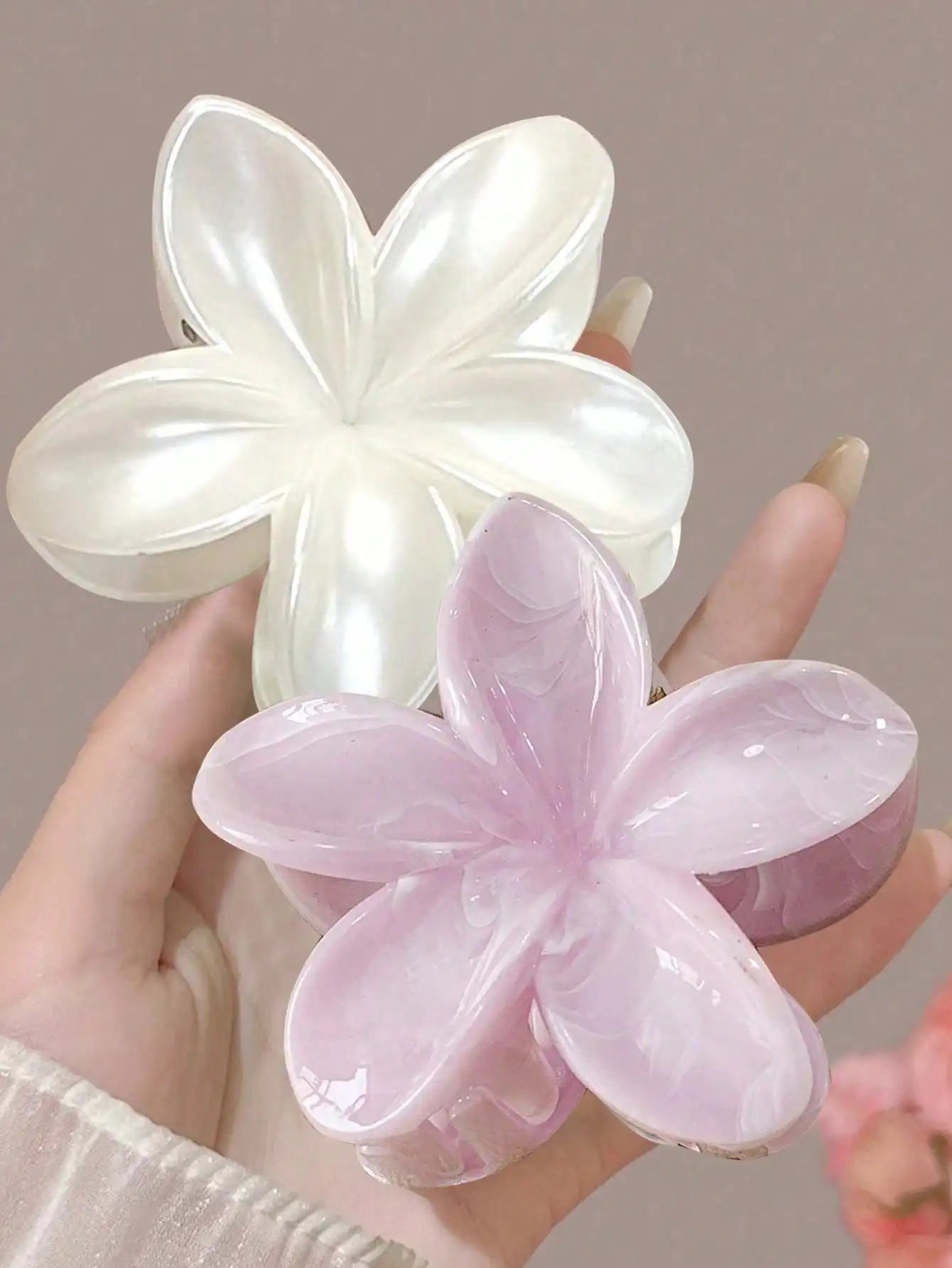 Shiny Egg Flower Hair Claws Set