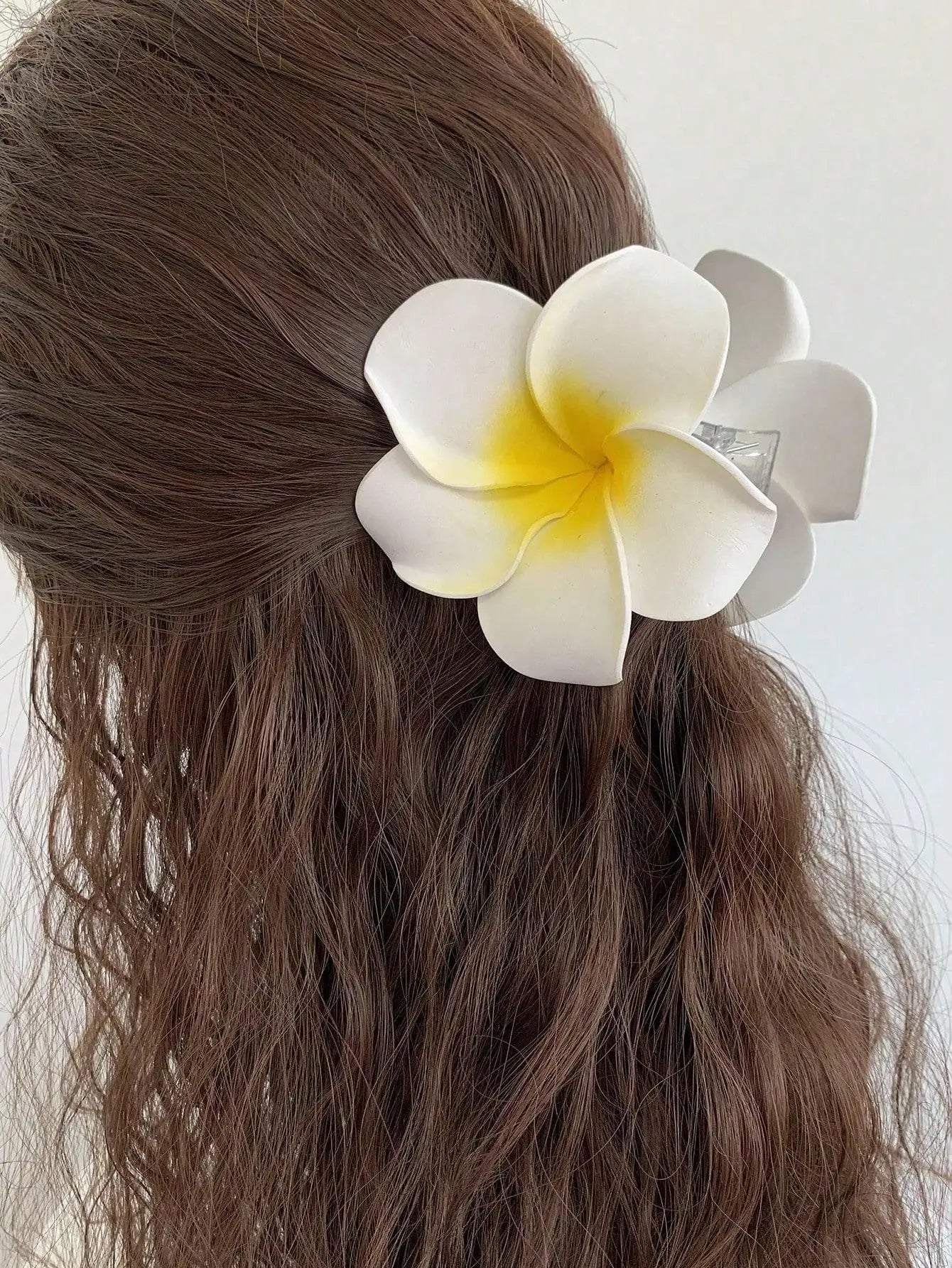 Shiny Egg Flower Hair Claws Set